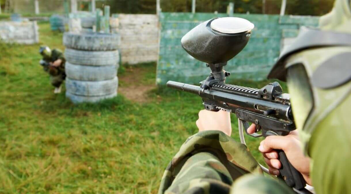 How Far Can A Paintball Gun Shoot- shooting range depends on the type of guns.